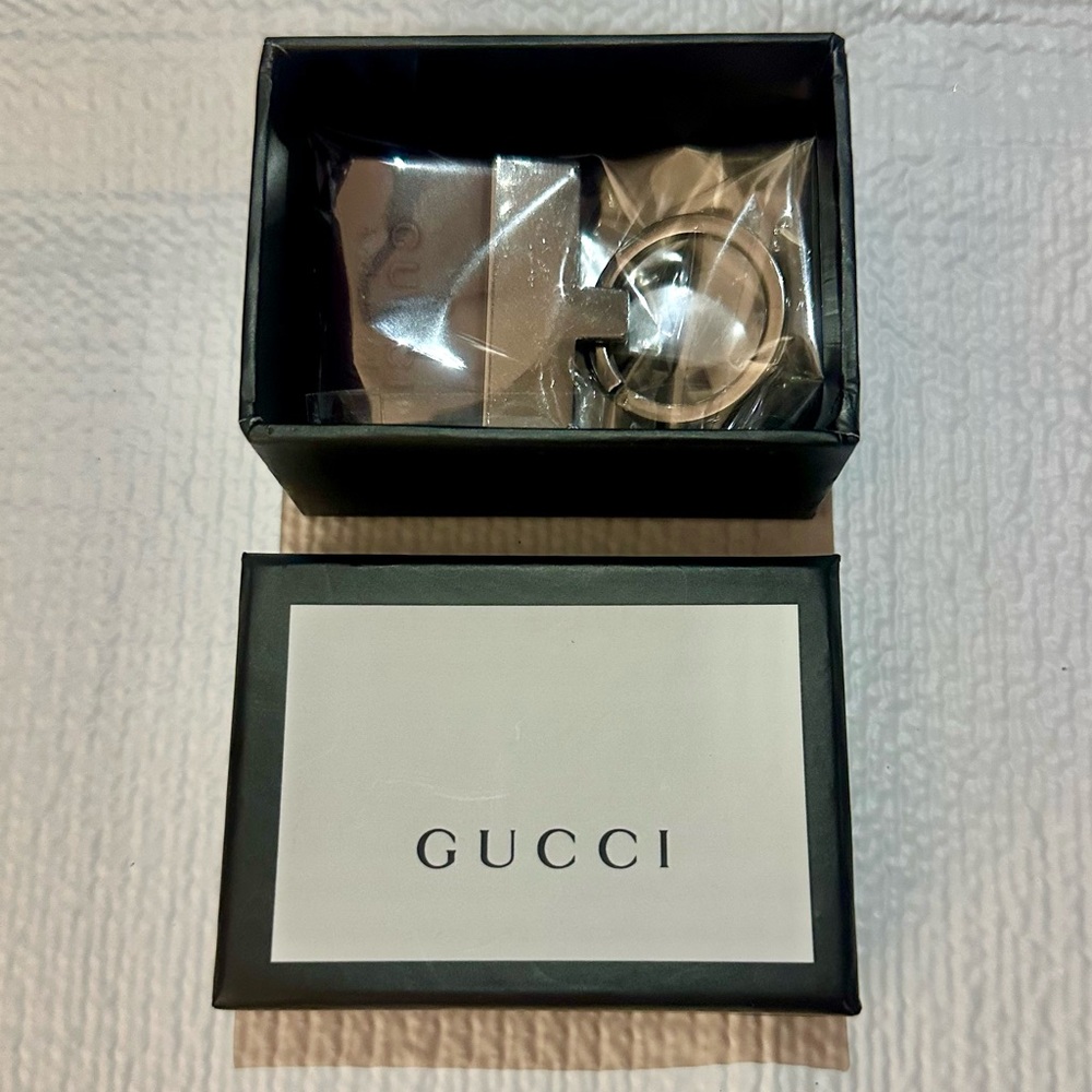 100% Authentic Vintage Gucci Key Chain in Dark Brown Rubber & Brass w/ Box - Picture 2 of 9